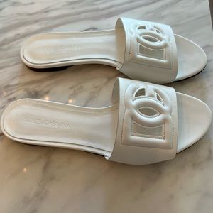 Calfskin slides with DG logo